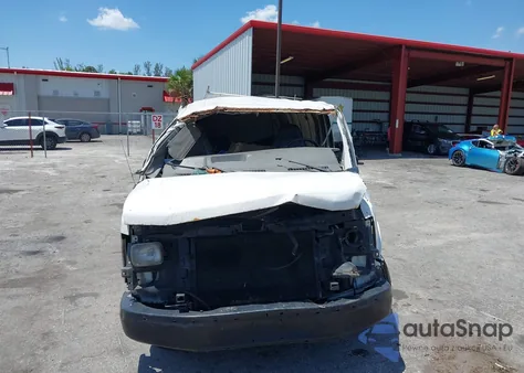 2005 Chevrolet Express z USA, uszkodzony, nr VIN 1GCGG25V451190638